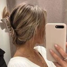 Utweetu1185167's profile picture. 