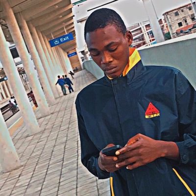 BabatundeI64727's profile picture. GOD FIRST 😘💘❤️‍🩹 get high. walking 🚶 dead ☠️