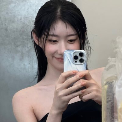 chaeerry0's profile picture. 𝗜𝗧𝗭𝗬’s main dancer known for her captivating stage presence and radiant charm; (ᓀ‸ᓂ)