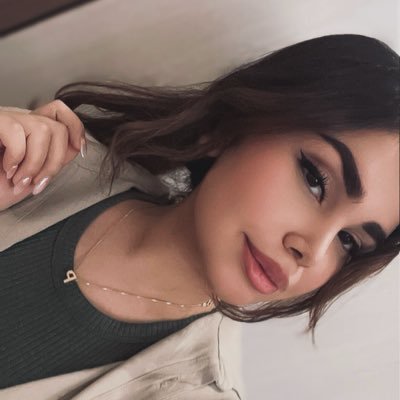 Ipariw26's profile picture. من غریبم در دیار خویشتن🌱🕊 Graphic designer👩🏻‍🎨