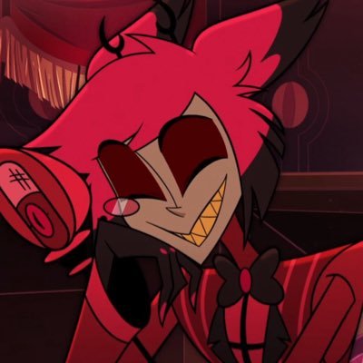 Strawberrypinp's profile picture. 20 • pan • genderfluid