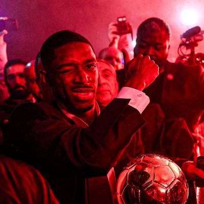 ultraparisien57's profile picture. 23 ans 
Kinésithérapeute rouge et bleu ❤💙