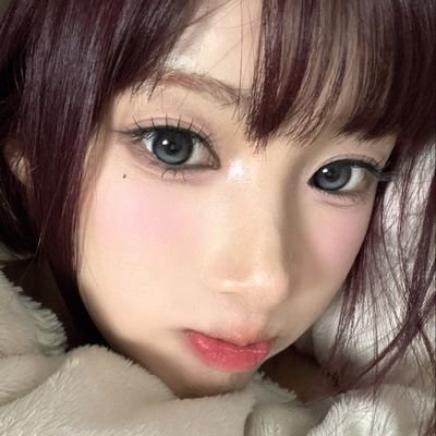 seekified's profile picture. 34 he/him 🇸🇪 | K-pop makes me smile 🫠

Purple Kiss | LOONA | LE SSERAFIM | Dreamcatcher | WJSN | Viviz | IVE | ITZY | TWICE | Chung Ha | Yuju | ... and more