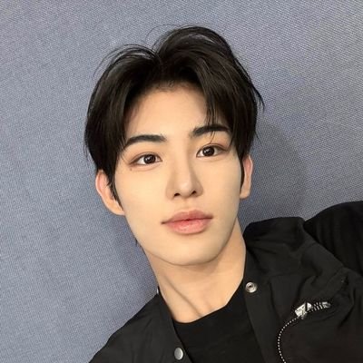 creamblueyy's profile picture. a girl who loves everything