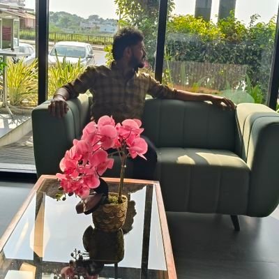 RaghuThalaTwit's profile picture. Live  let live 🤘
Madurai🔄 Trichy