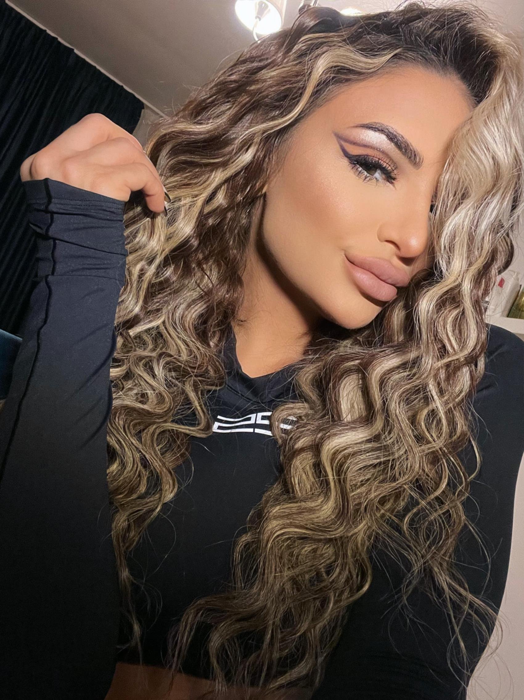 Anasstasia_ZN's profile picture. Hey there 😊. This is just my other acc, but I’d like to connect on my main @AnababygirlS