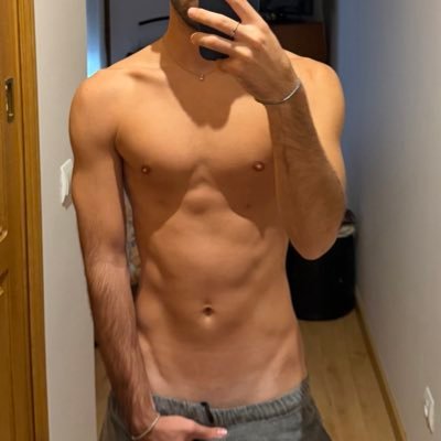 Lucass20xx's profile picture. Not everything is visible at first glance… come and discover what only the most curious manage to see.🫢