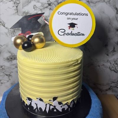 qiyyahcakes's profile picture. Baking my way through life 🎂💃🏻
Sweat treat and good vibes 😌
Order uppp😌👀
Dm here or https://t.co/NwAUCGLwv1