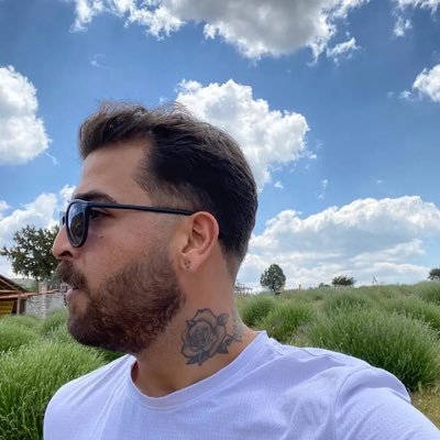 xAgahBey's profile picture. EVLİ 🤵Vera 🙌🏻🦅 MOC @besiktas #Hödlmayr Member of the Board of Directors