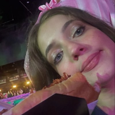 brittznyspierce's profile picture. soltando a franga com a tabatha