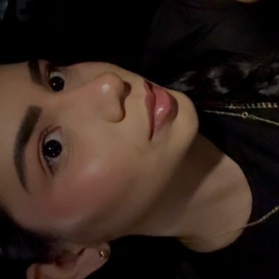 valmacias_'s profile picture. plot twist