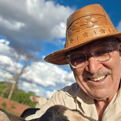 Paulornery14's profile picture. Sorrir torna a alma leve 😄😄😄😃😃😃