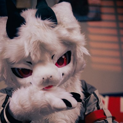 zxc200345_VRC's profile picture. 大家好~我是來自台灣的 御雪 是一隻狐狸~ 這裡是我來分享我的VRChat生活的地方 想認識互動的都歡迎認識唷~ VRC ID:御雪/みゆき/Miyuki 中文：ok~ 日文：一點點(翻譯...) 英文：一點點點(翻譯...) 我的twitch：https://t.co/lxgOnytLbd