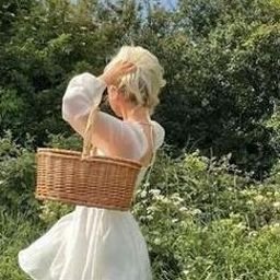 Zrifqa36459's profile picture. 