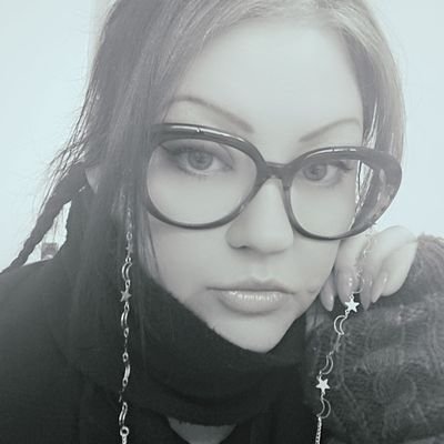 coffeeandkimchi's profile picture. Writer and monstrologist specialising in neurodivergence and the representation of monstrous bodies in fiction and film 👻