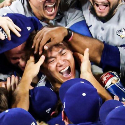 takeuroovers's profile picture. Cowboys, Kings, Dodgers... Jeopardy enthusiast... touch my camera through the fence.