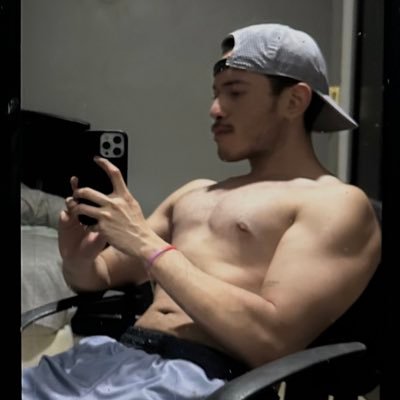 davidceeballos's profile picture. meh