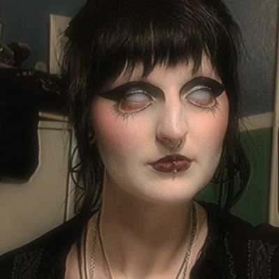 realxhorrorsh0w's profile picture. 26 she/her 
🖤in heaven, everything is fine🖤
one time I thought I had mono for an entire year, turns out I was just really bored