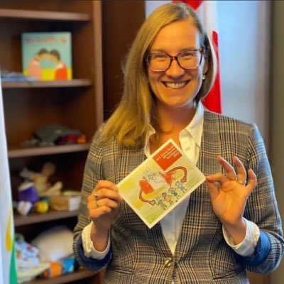 HoldenJenn32827's profile picture. 