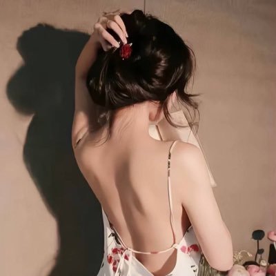 Selena187380's profile picture. 