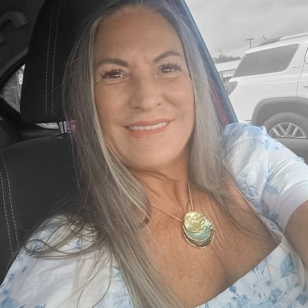 michelle39996's profile picture. 💯 Christian lover and follower of Jesus 🙏🙌, Farm raised 🌶️💥😎beach lover👣 Worshipper of music💙