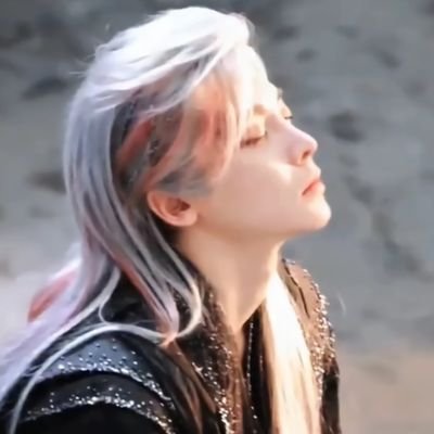 oBisho_'s profile picture. ﴿فَعَسَى أَنْ تَكْرَهُوا شَيْئًا وَيَجْعَلَ اللَّهُ فِيهِ خَيْرًا كَثِيرًا﴾
 🎨  🦌 🦢 
INFP ｡KDrama ｡Anime ｡Manga ｡Webtoon ｡Colorista ✨   صلِ على الحبيب ﷺ 💗