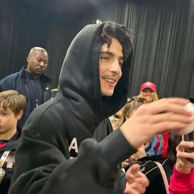 fratmanharry's profile picture. she/her 20