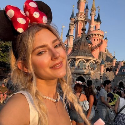 evaelfie575's profile picture. your favorite elfie