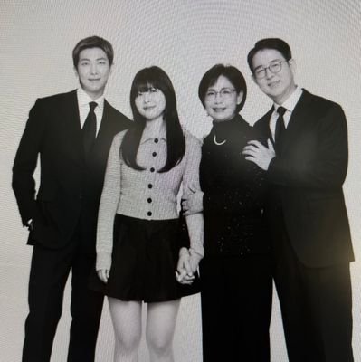 fanrkiveee's profile picture. ✨𝕗𝕒𝕟 𝕒𝕔𝕔 || 𝔹𝕋𝕊 𝕠𝕥𝟟 ⟭⟬ || 𝔸ℝ𝕄𝕐 𝟚𝟘𝟚𝟚💜 || 김남준 💙🐨✨