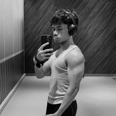 sebesztian's profile picture. i go to legazpi market every weekend