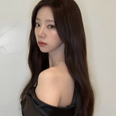 VioIetteSkies's profile picture. • 𝐂 • 𝐌 • 30+ ooc • MDNI • ROLEPLAY • icnsfw:@BlissfuIBunny