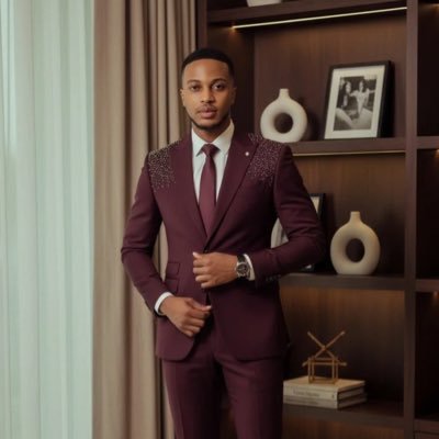 loN_er27's profile picture. Happy