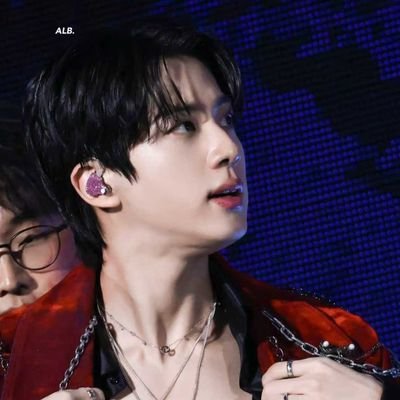 agust_ds_tongue's profile picture. she/her 📍29

2018 Army