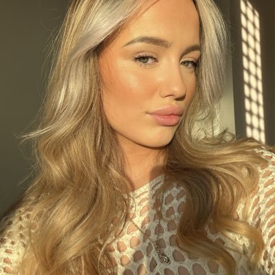 Miakaterose's profile picture. https://t.co/wCwSgUyyZB ⬅️⬅️click to see FULL length of every video