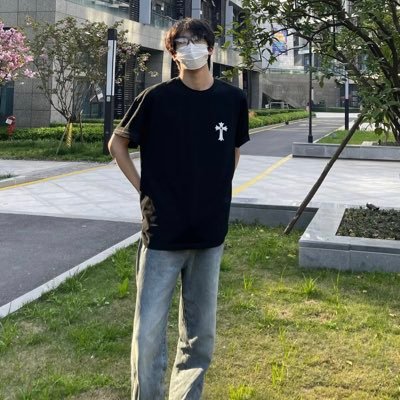 gg371648's profile picture. 男大