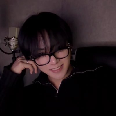 tomatoeza's profile picture. for #윤시윤 ♡ he/him - 21 - like if you wished for a cat to become a real boy