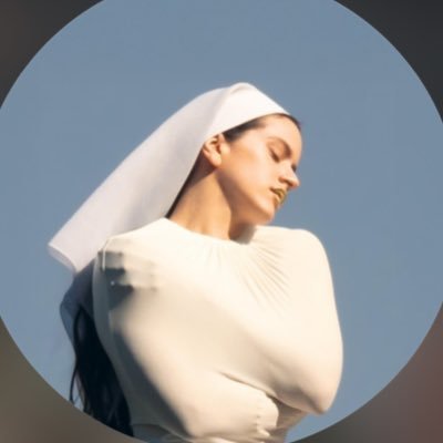 luxrosalia_'s profile picture. 