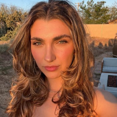 Linda94285's profile picture. Go confidently in the direction of your dreams #BTC holders