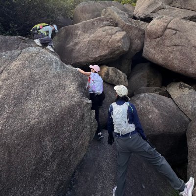 szobkkele's profile picture. the mountains taught me patience, the sea taught me surrender — nature is my quiet teacher.