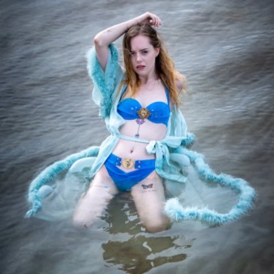 PearlRPeignoir's profile picture. Dive for Precious Pearl 💋 Spicy Companion • Model • 25 • https://t.co/KWddVP3Tdd