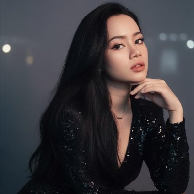 Zoeyek069's profile picture. 🌷🪸
✝️ Serial entrepreneur❤️. Centered on Christ | 🌿 Calmed by nature | 🎨 Moved by art | 👗