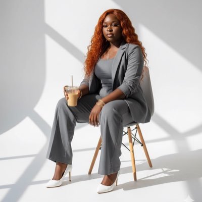 wanifesimi's profile picture. He loved me first so I could love || Banker x Finance  || Corporate girlie 💋 || Lover of music! || storyteller || Writer