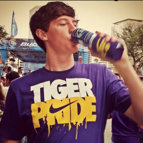 ChaShaBra's profile picture. Recommended by 4 out of 5 people who recommend things. Arsenal🔴⚪️. Whodat.