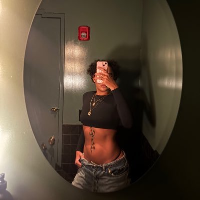 amoursteph's profile picture. 