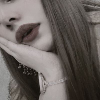 hina_anuali890's profile picture. Graphic designer