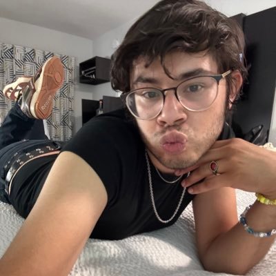 sethsparksss's profile picture. caught up in my dreams and forgettin'