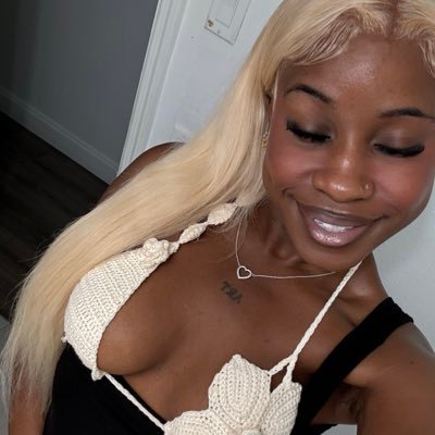 conceitedbrat2's profile picture. forbidden fruit