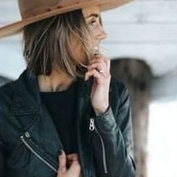 Oodweaxau3800's profile picture. I'm a beautiful single woman and I'd like to get to know some charming American men