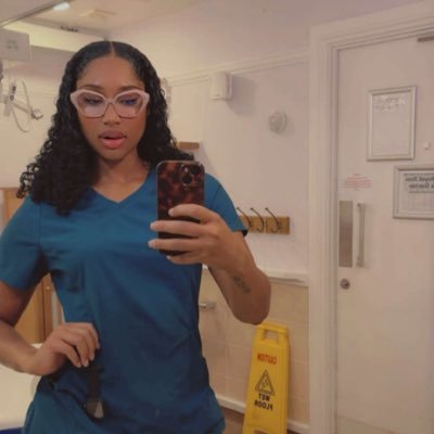 izeyawainwright's profile picture. student nurse🩺