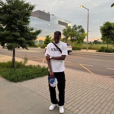 moreofissa's profile picture. what ?